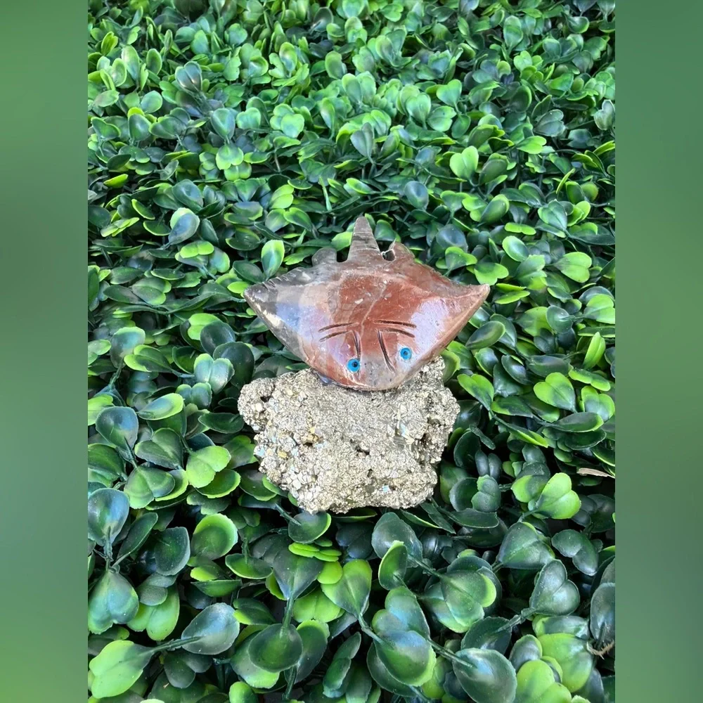 Stingray & Pyrite Energy Piece | Resilience & Flow - Picture 2 of 4